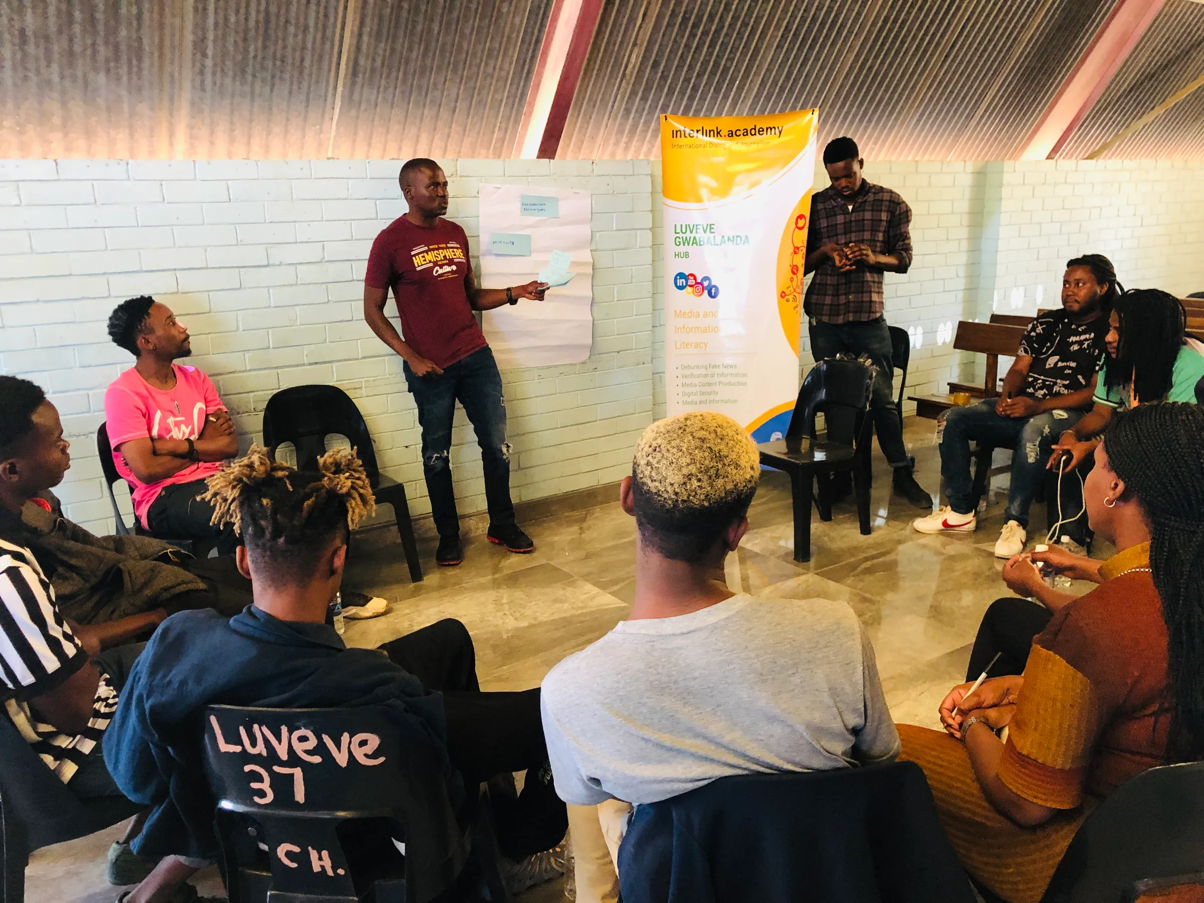 Zenzele Ndebele leads a training session on misinformation in Bulawayo, Zimbabwe. August 27, 2022