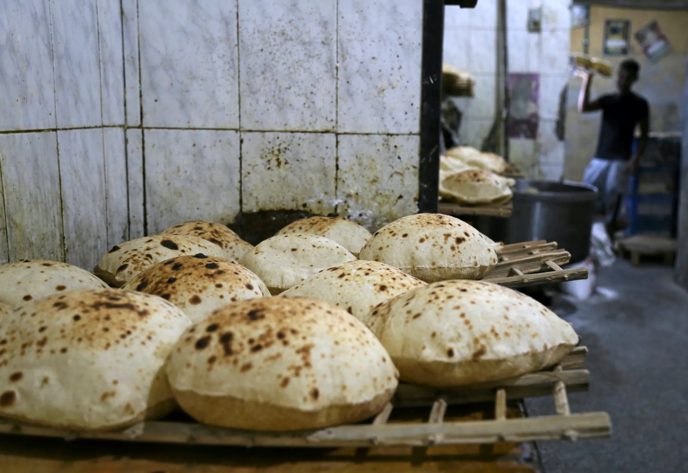 Loaves is seen at a bakery in Cairo, Egypt, August 6, 2021. REUTERS/Hanaa Habib