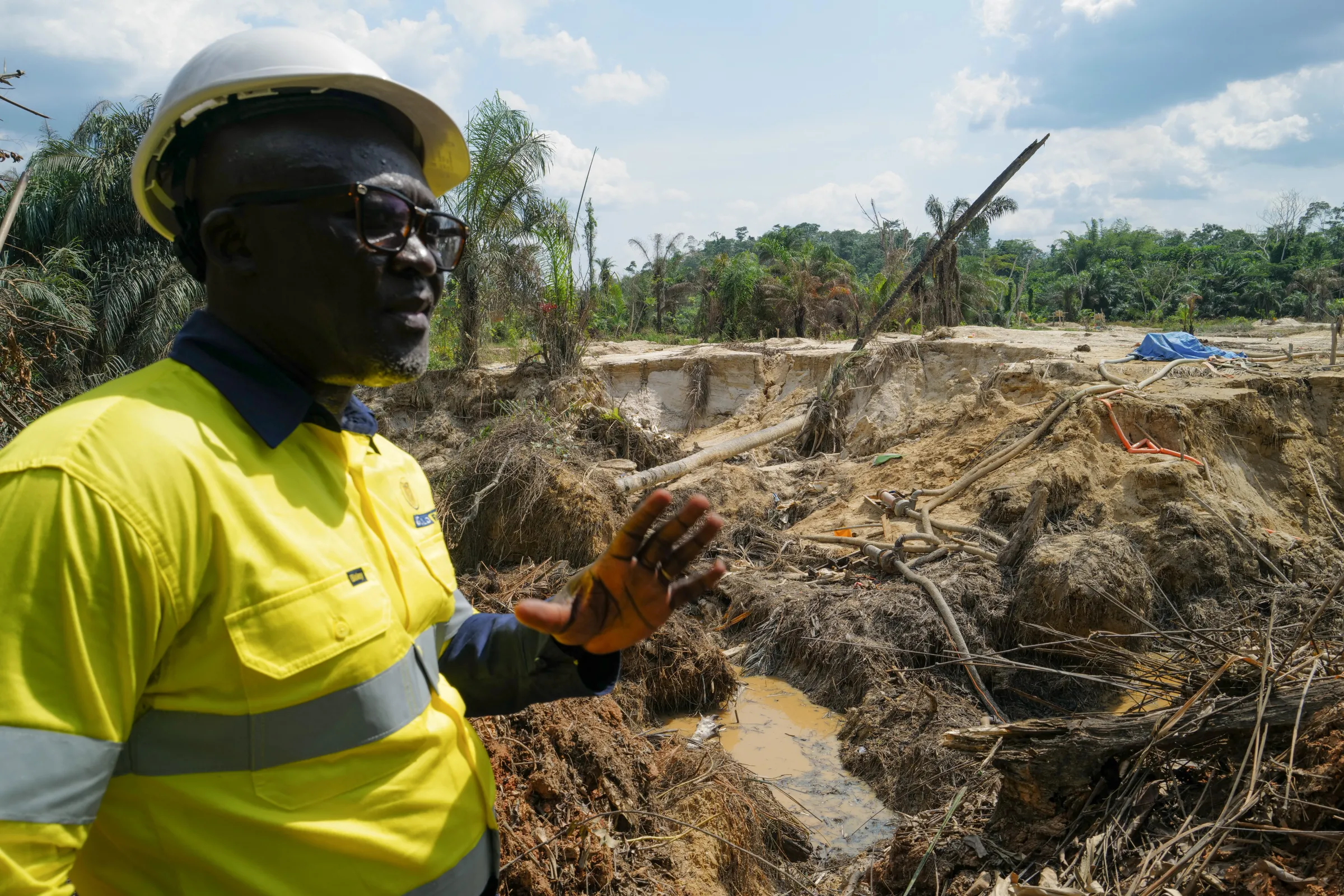 Anti-illegal mining taskforce personnel respond to a concession breach at the Gold Fields Mine in Tarkwa, Ghana, April 10, 2025. REUTERS/Francis Kokoroko