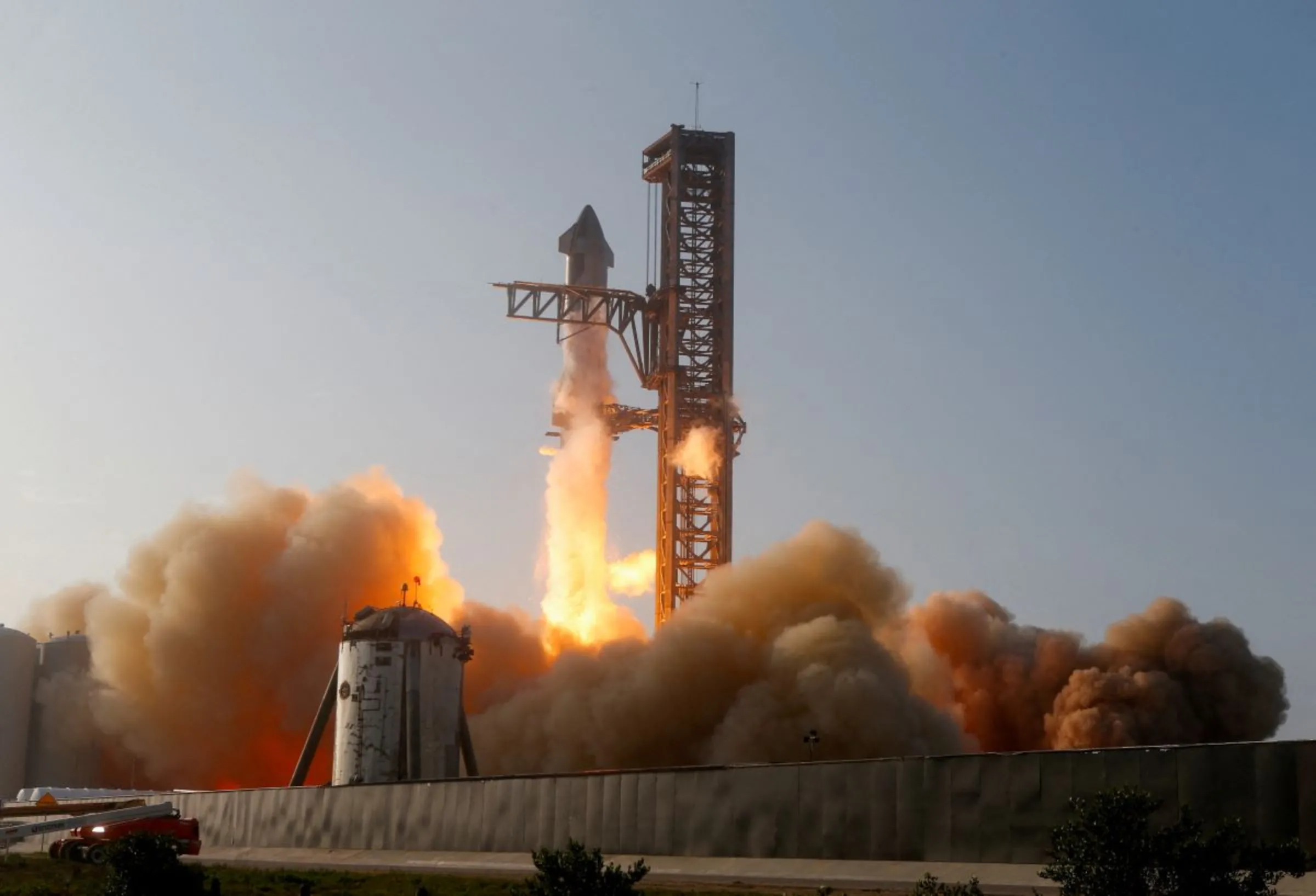 SpaceX's next-generation Starship spacecraft atop its powerful Super Heavy rocket lifts off from the company's Boca Chica launchpad on an uncrewed test flight before exploding, near Brownsville, Texas, U.S. April 20, 2023. REUTERS/Joe Skipper