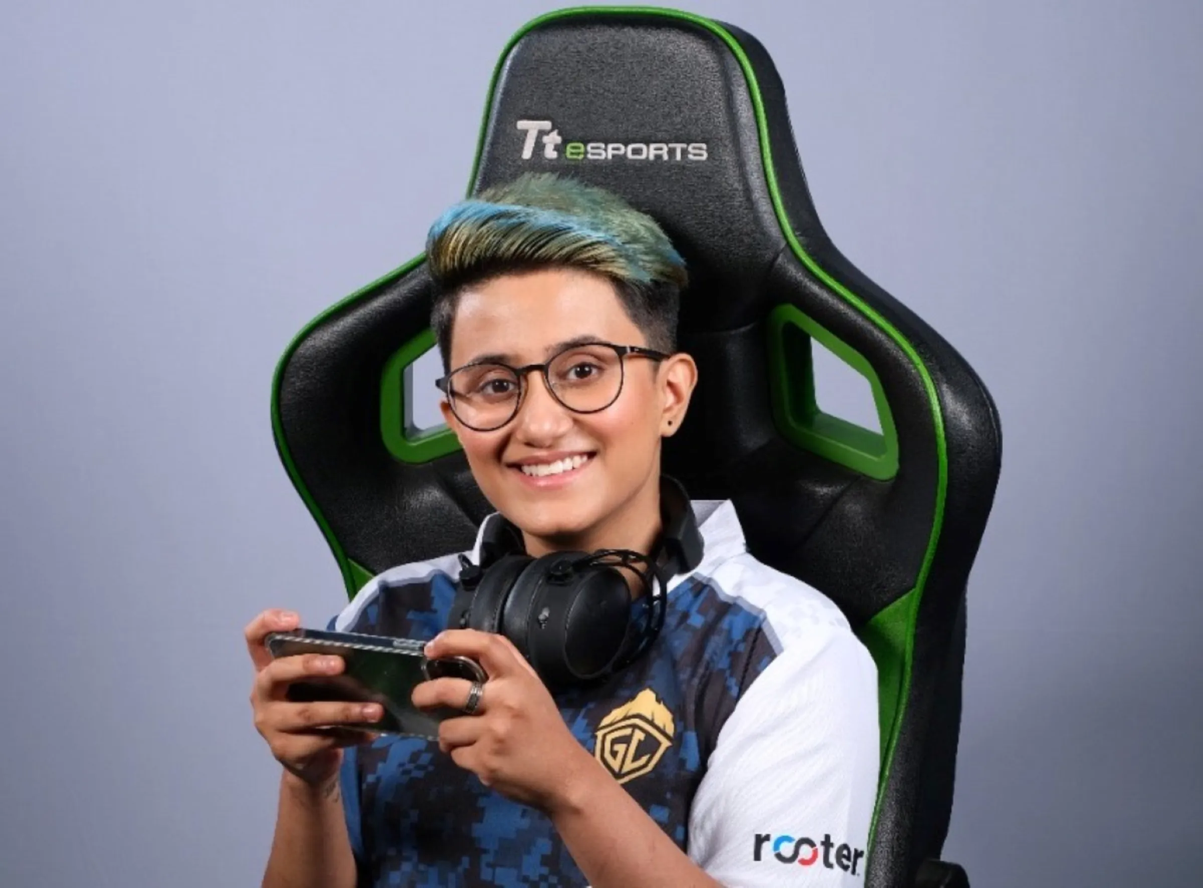 Professional Esports athlete Khushveen Kaur poses in her gaming chair, India, 2023
