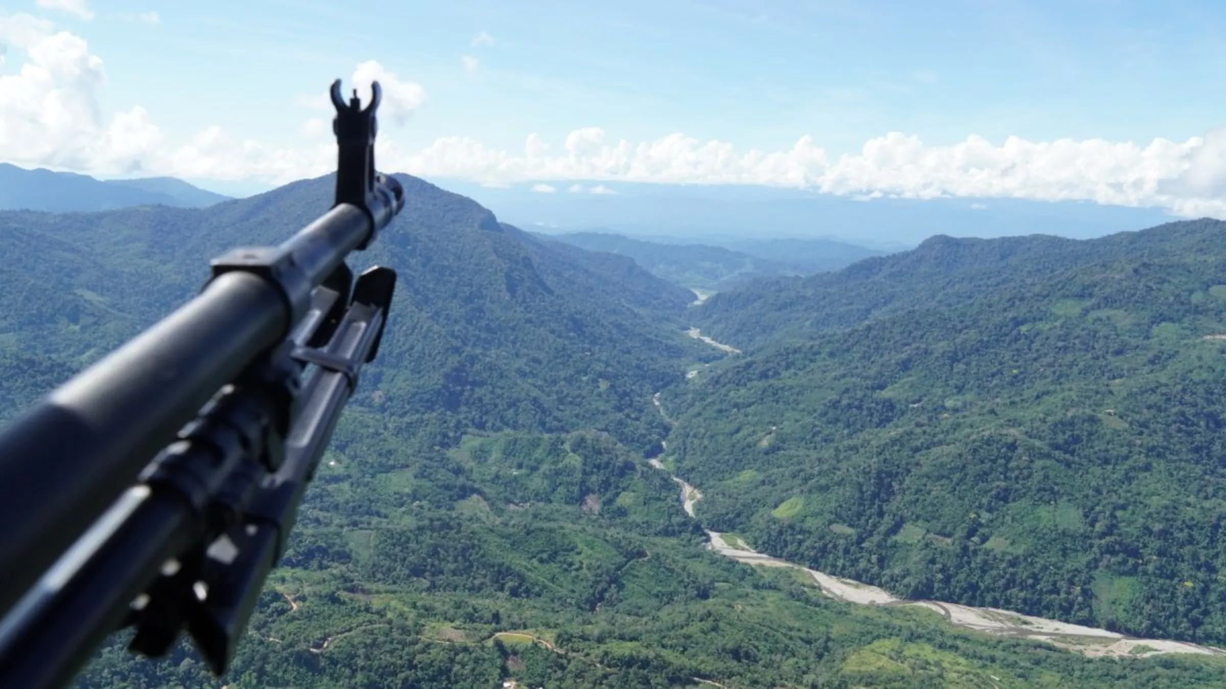 Armed forces patrol the Peruvian region VRAEM in April 2022. Thomson Reuters Foundation/Dan Collyns