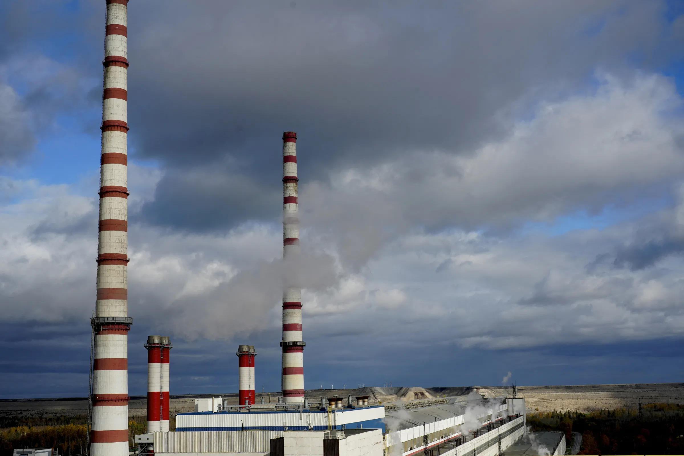 A rooftop view of the oil shale-fired power plant in Auvere, Estonia October 17, 2022. REUTERS/Ints Kalnins