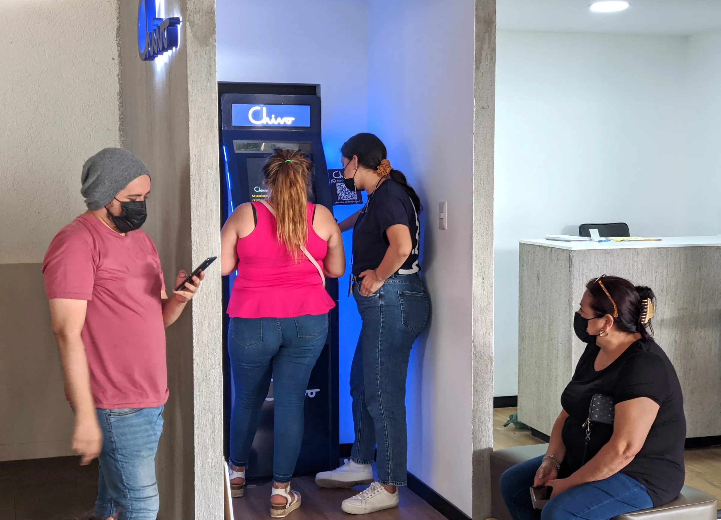 Salvadorans at a Chivo bitcoin cashpoint, San Salvador, El Salvador. September 10, 2021.Thomson Reuters Foundation/Anna-Cat Brigida