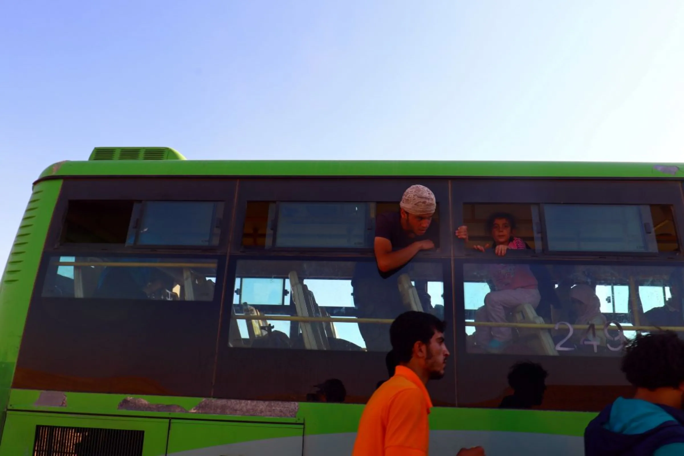 Syrian refugees arrive in Hama, Syria August 3, 2017. REUTERS/ Ammar Abdullah