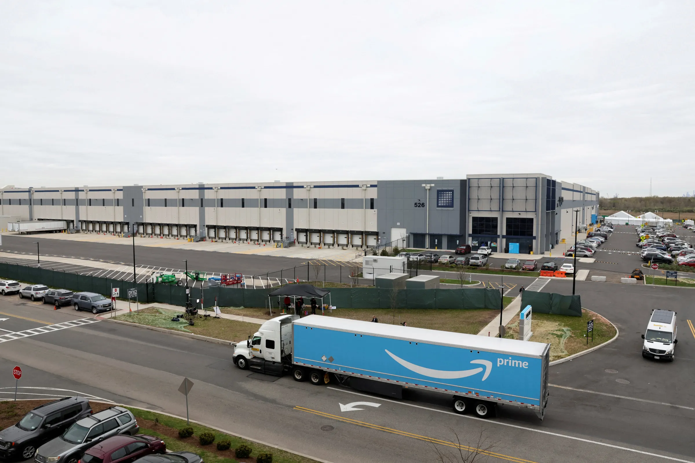 Amazon’s LDJ5 sortation center in the Staten Island borough of New York, U.S. April 25, 2022. REUTERS/Brendan McDermid