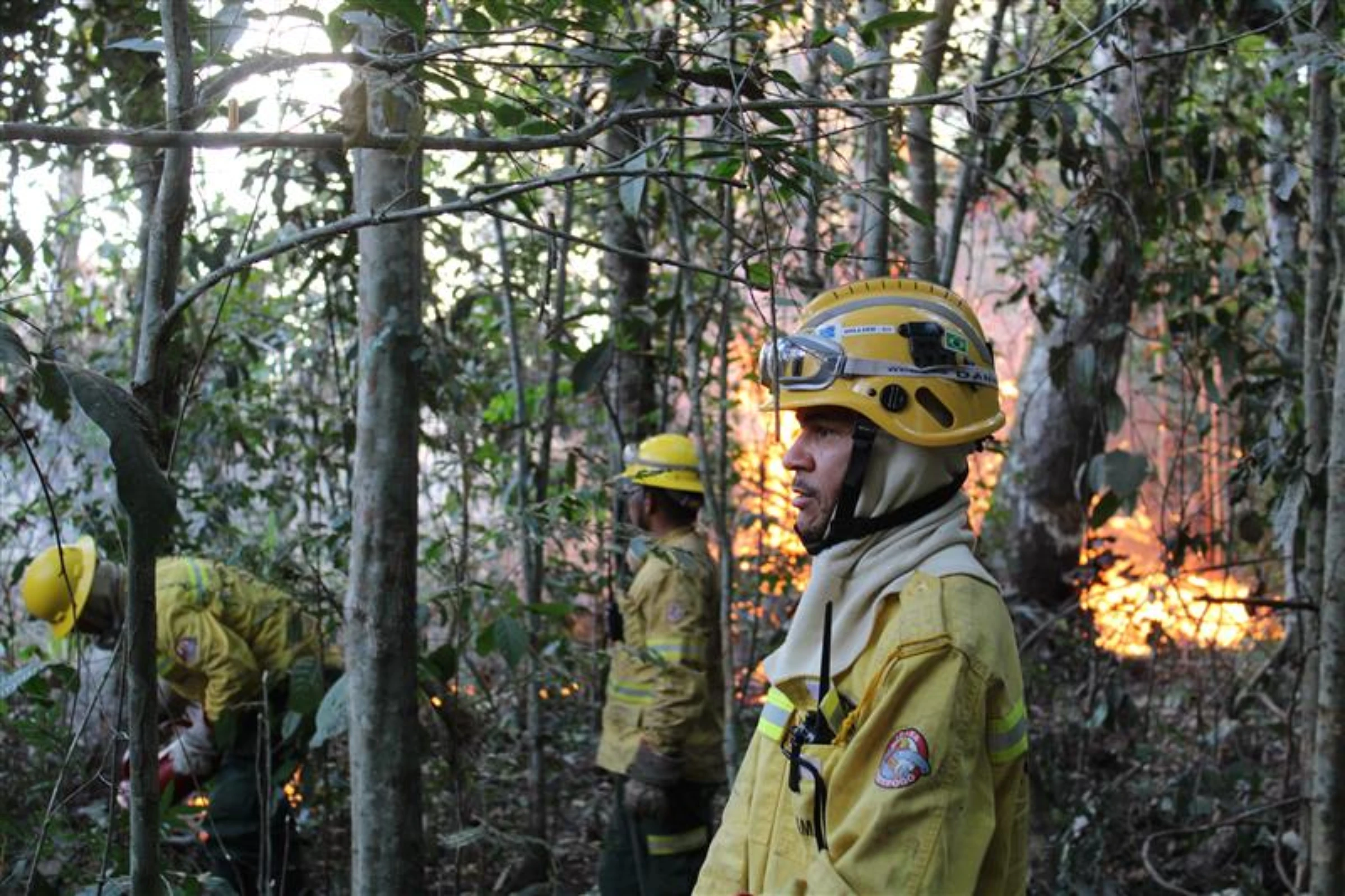 Government PrevFogo firefighters ignite controlled blazes to clear land to make room for a manioc root crop in the Amazon, Xingu Indigenous Park, Brazil, September 1, 2025. THOMSON REUTERS FOUNDATION/André Cabette Fábio