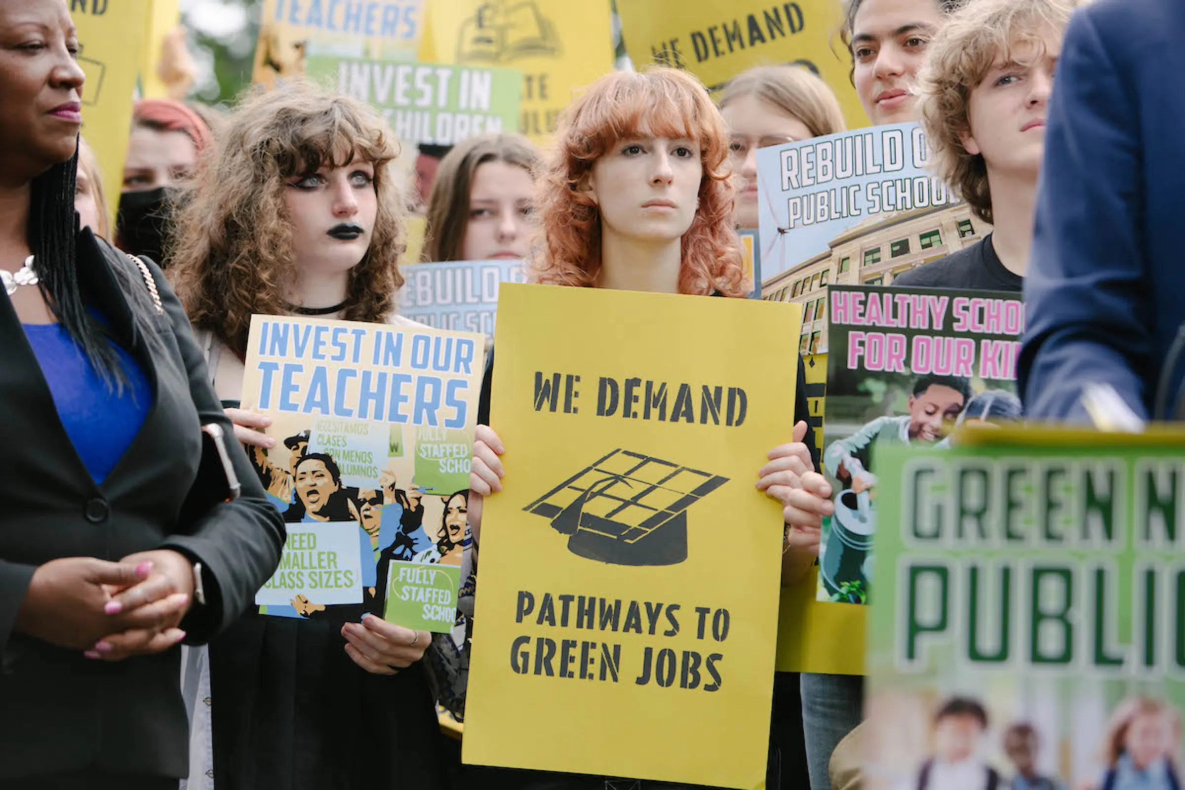 High school students rally in Washington, D.C., in favour of a Green New Deal for Schools, September 28, 2023