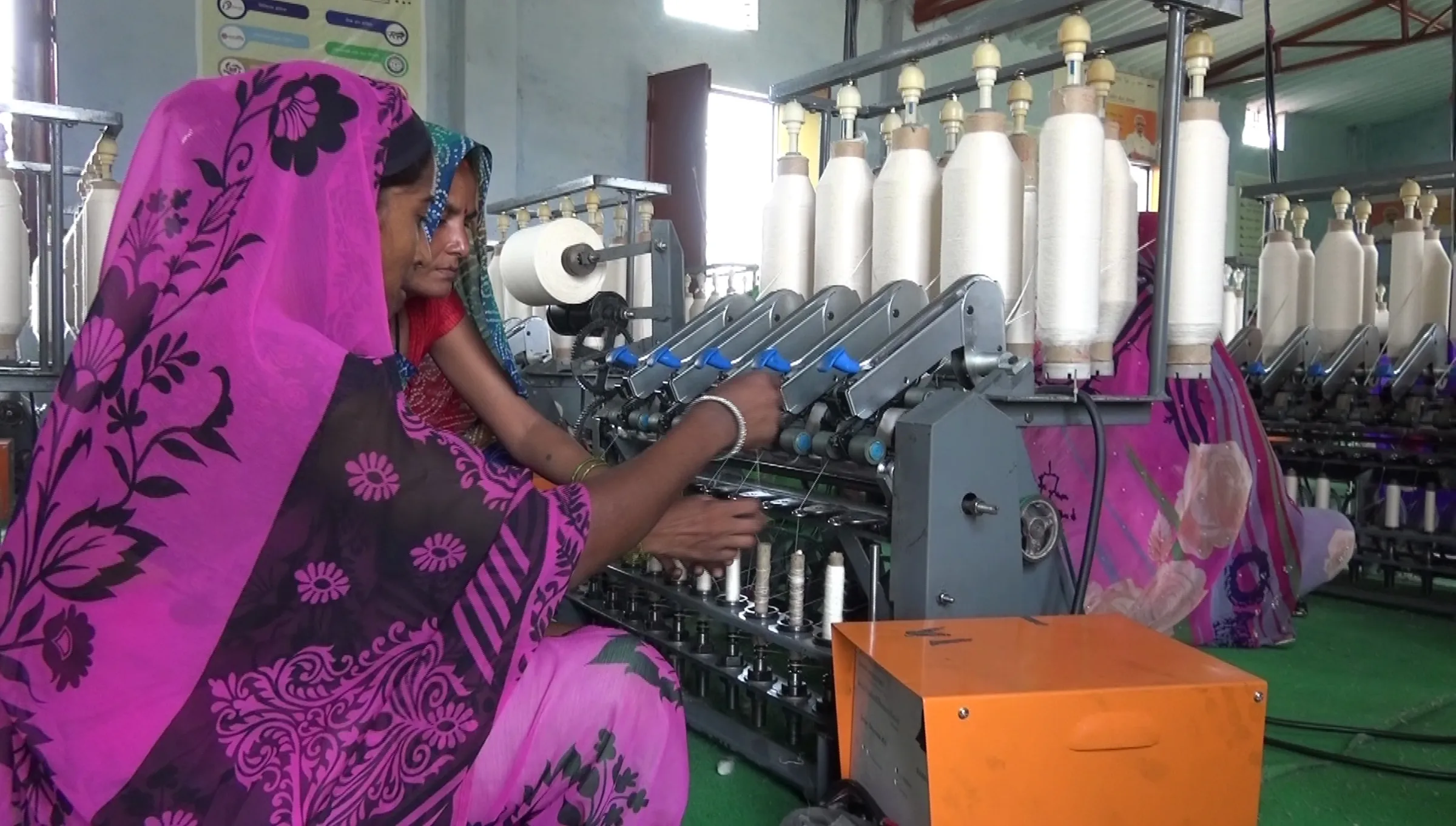 Rural women spin on solar charkhas in Barabanki of Uttar Pradesh