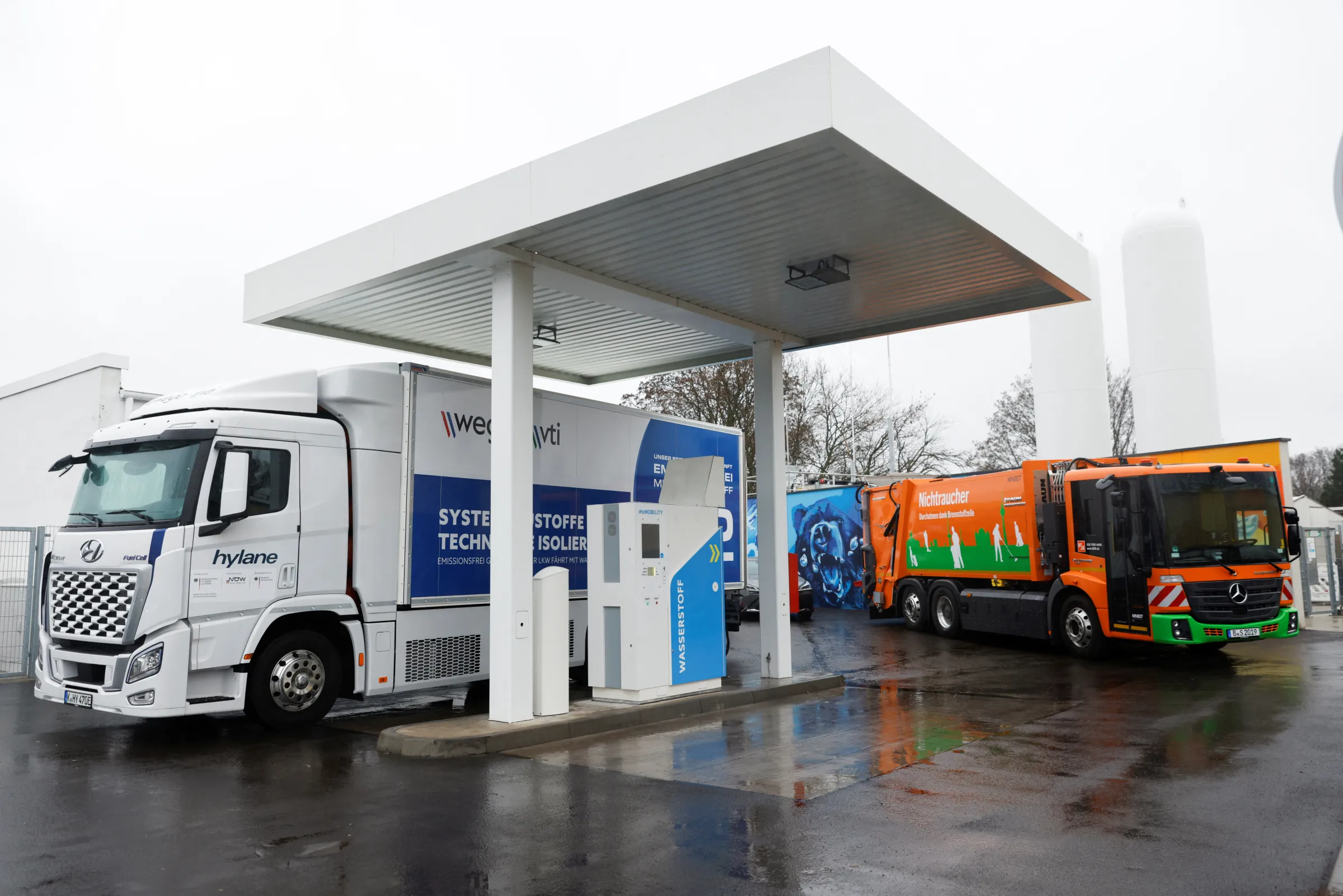 A Hyundai Xcient Fuel Cell hydrogen truck is parked at a hydrogen H2 filling station for trucks and cars in Berlin, Germany, January 11, 2023. REUTERS/Michele Tantussi