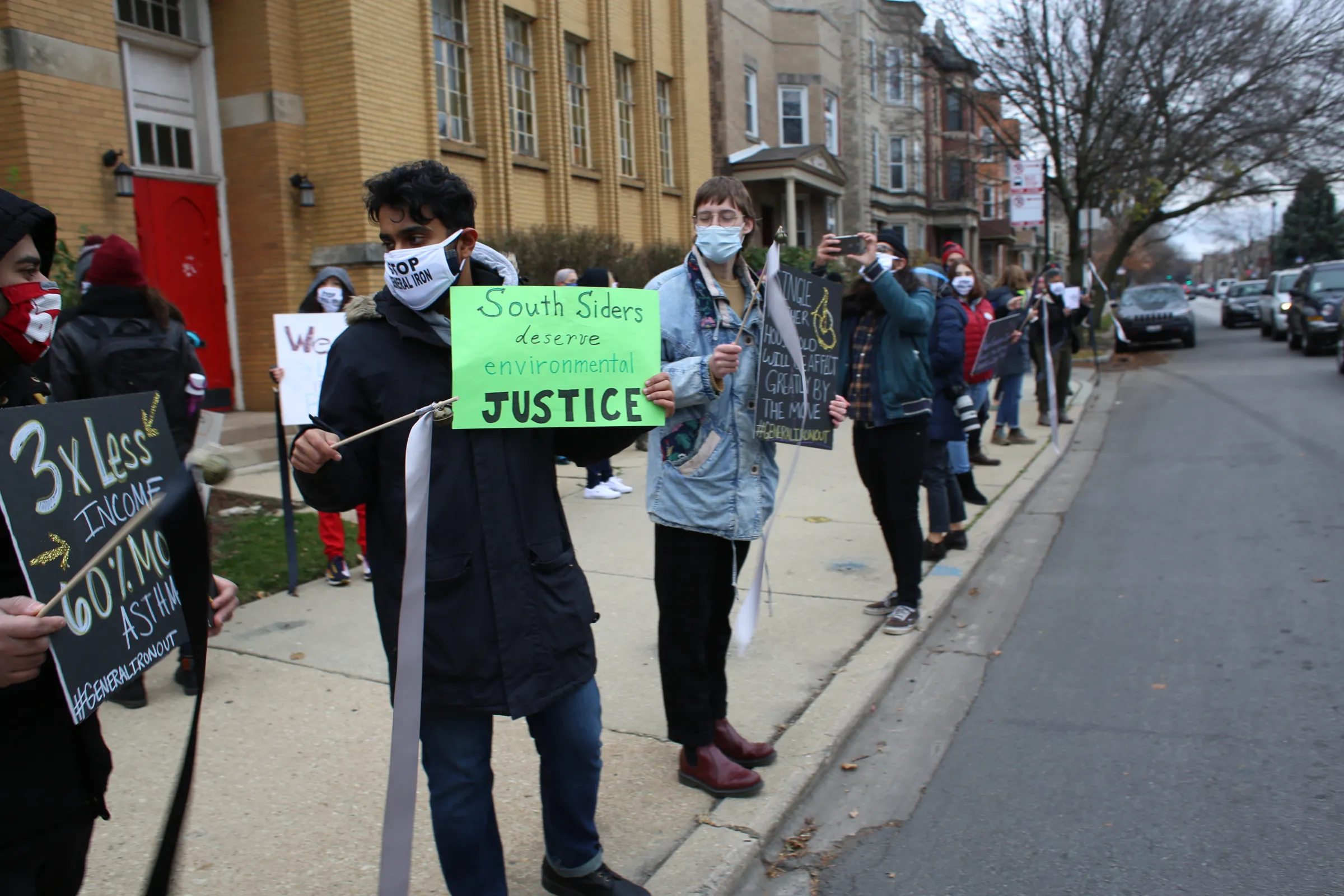 Local residents take part in a protest in Chicago in November 2020. Ivan Moreno/NRDC/Handout via Thomson Reuters Foundation