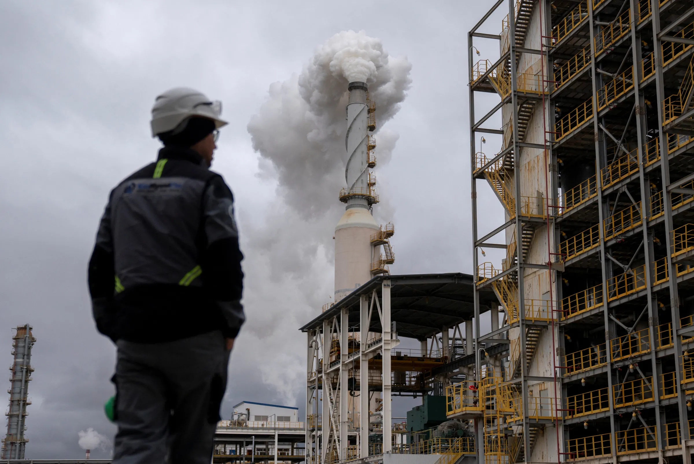 A view shows an oil refinery in the city of Atyrau, Kazakhstan, November 15, 2023. REUTERS/Turar Kazangapov